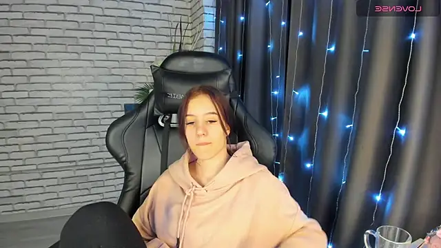 Tonya Gray online show from December 28, 2024, 1:18 am