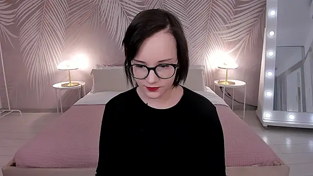 StellaGloww online show from March 21, 2025, 5:11 am