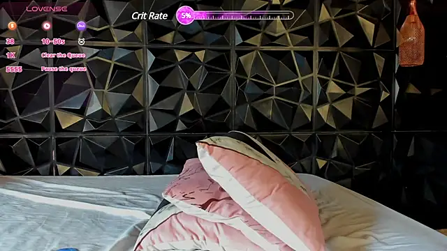 rihannagil online show from February 7, 2025, 5:51 pm