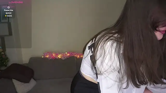 CathrynDail online show from April 14, 2026, 6:08 am