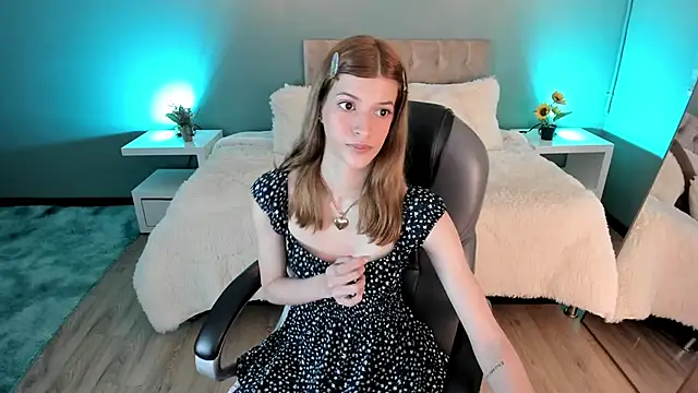 Nora Vennucci online show from October 18, 2025, 6:41 pm