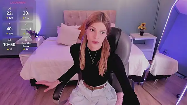 Nora Vennucci online show from April 7, 2026, 8:20 pm