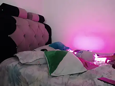 Snapshot of Pussycat_9999 chatting on February 14, 2025, 3:26 pm Pussycat 9999 online show from February 14, 2025, 3:26 pm