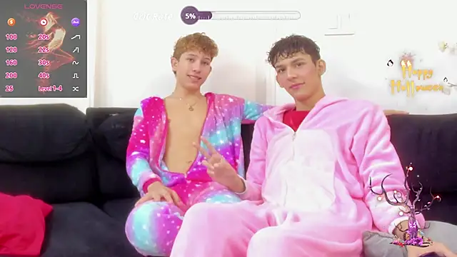 StrawwBoys online show from November 29, 2025, 10:51 am