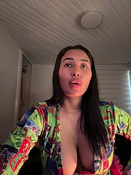 Anily Lovely online show from April 14, 2026, 9:21 pm