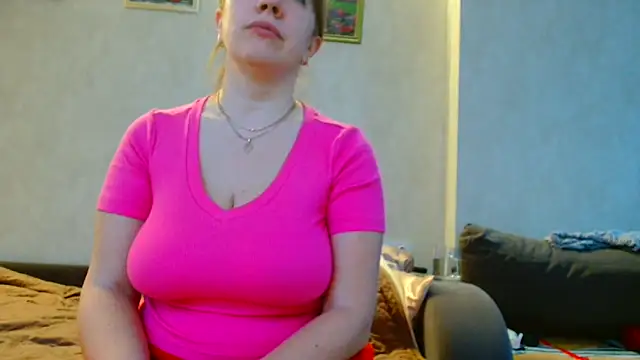 Snapshot of Brionia chatting on February 7, 2026, 2:32 pm Brionia online show from February 7, 2026, 2:32 pm