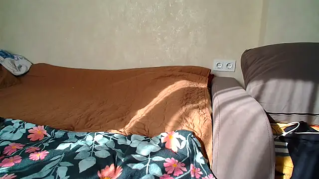 Brionia online show from March 15, 2026, 7:14 am