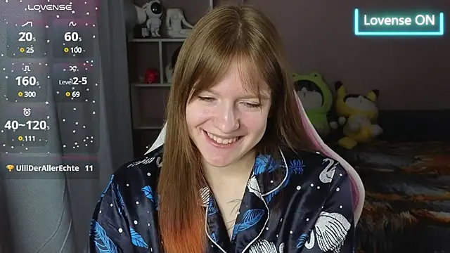 CassieJuice69 online show from February 17, 2025, 10:25 pm