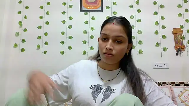 Aleena Rai online show from November 14, 2025, 6:06 pm