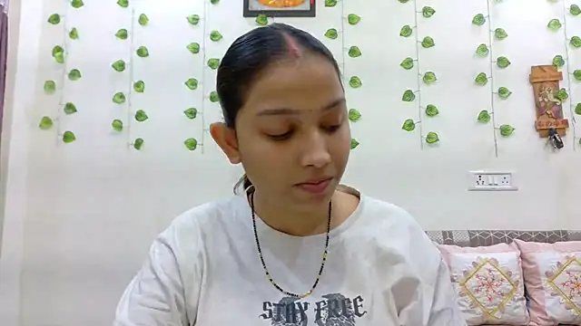 Aleena Rai online show from November 26, 2025, 7:26 pm