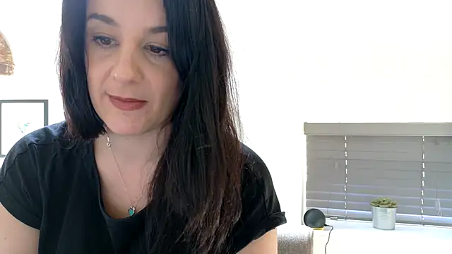 flatwhite0 online show from April 23, 2026, 12:29 pm