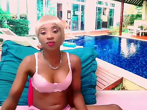 EbonyCreamy69 online show from February 12, 2025, 9:33 pm