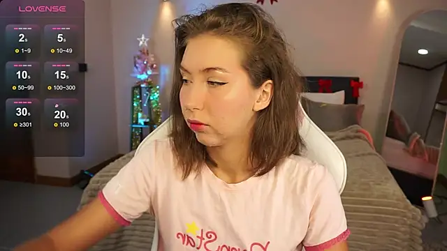 Snapshot of LinaSiren chatting on December 27, 2024, 3:09 am LinaSiren online show from December 27, 2024, 3:09 am