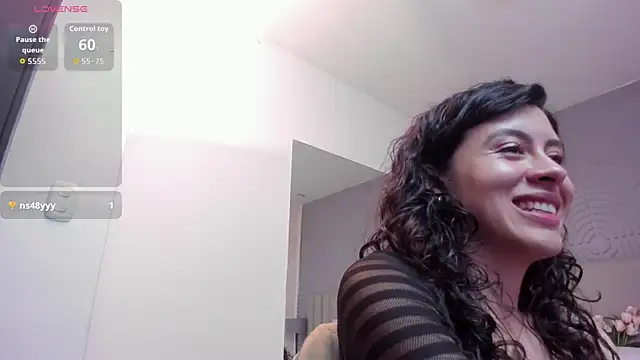 Snapshot of JaneLondon chatting on April 7, 2026, 1:06 am JaneLondon online show from April 7, 2026, 1:06 am