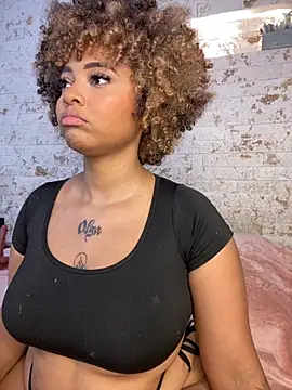 Snapshot of pamela_west chatting on October 20, 2025, 6:52 pm pamela west online show from October 20, 2025, 6:52 pm