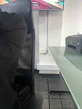 Amy Kiitty  online show from April 17, 2026, 1:25 pm