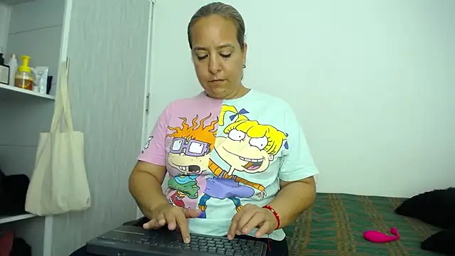 Iivana 19 online show from February 8, 2026, 6:55 pm