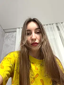 viviandaimond1 online show from October 27, 2025, 6:45 pm