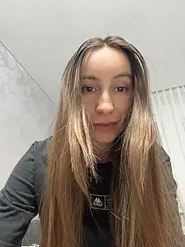 viviandaimond1 online show from April 1, 2026, 11:13 pm