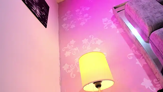 KarinaSimonz online show from April 6, 2026, 2:53 am