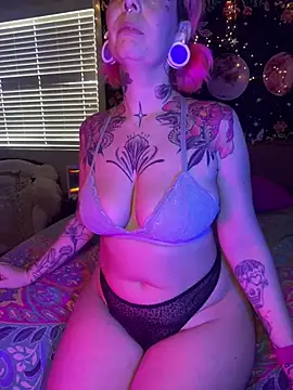 GoldieBakeman online show from February 4, 2025, 10:13 pm