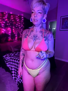 GoldieBakeman online show from November 24, 2025, 5:56 pm