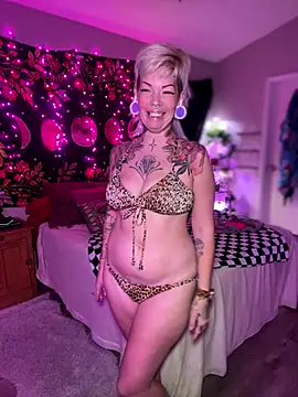 GoldieBakeman online show from December 2, 2025, 4:57 pm