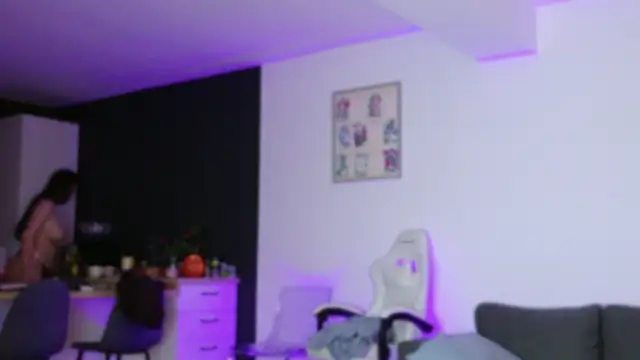 Lorennameliyy online show from November 2, 2025, 8:00 pm