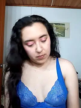 Snapshot of Emi_chik chatting on November 29, 2025, 11:24 am Emi chik online show from November 29, 2025, 11:24 am