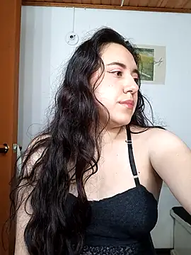 Emi chik online show from February 5, 2026, 11:26 am