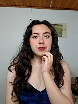 Snapshot of Emi_chik chatting on August 5, 2026, 5:32 am Emi chik online show from August 5, 2026, 5:32 am