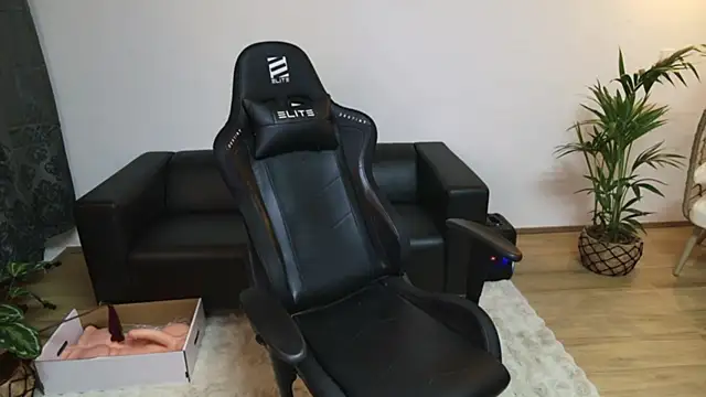 AmazingCurvy online show from March 2, 2025, 10:38 pm