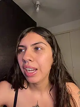 Snapshot of Argentiiniita chatting on November 28, 2025, 12:46 am Argentiiniita online show from November 28, 2025, 12:46 am