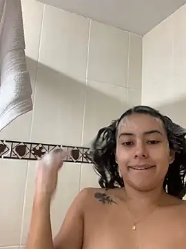 GabyButtler1 online show from February 7, 2025, 4:03 pm