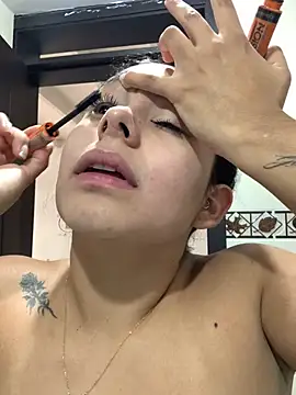 GabyButtler1 online show from February 19, 2025, 4:33 pm