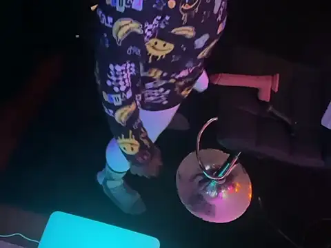 Pressure69mee online show from February 14, 2025, 5:25 pm