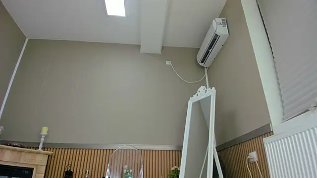 Kimi Ivy online show from January 20, 2025, 4:43 am