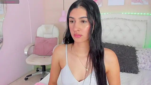 Snapshot of Ashley_Evans18 chatting on January 4, 2025, 11:33 am Ashley Evans18 online show from January 4, 2025, 11:33 am