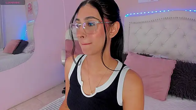 Snapshot of Ashley_Evans18 chatting on January 14, 2025, 11:31 am Ashley Evans18 online show from January 14, 2025, 11:31 am