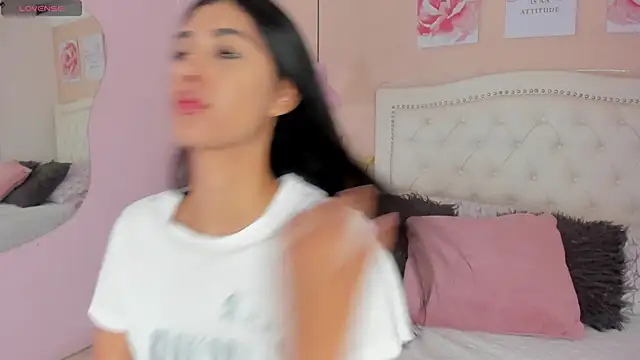 Snapshot of Ashley_Evans18 chatting on January 20, 2025, 11:45 am Ashley Evans18 online show from January 20, 2025, 11:45 am