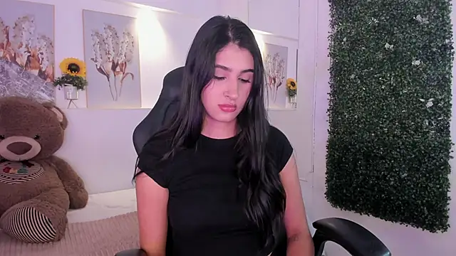 Snapshot of Ashley_Evans18 chatting on October 24, 2025, 12:45 pm Ashley Evans18 online show from October 24, 2025, 12:45 pm