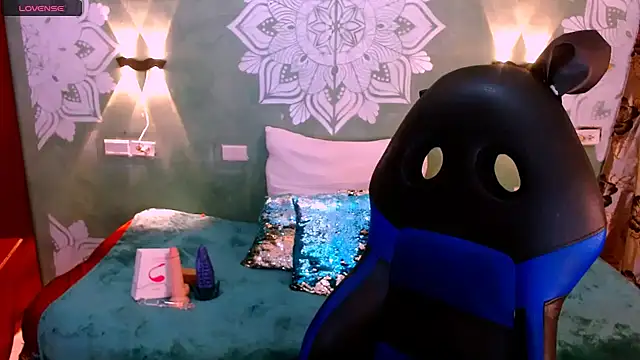 Emili Roux online show from March 3, 2025, 2:59 pm