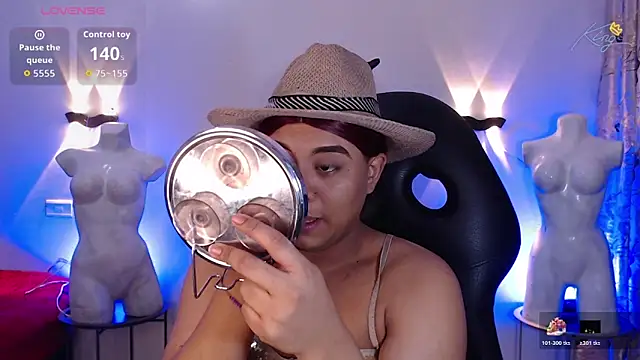 Snapshot of Emili_Roux chatting on February 2, 2026, 12:26 pm Emili Roux online show from February 2, 2026, 12:26 pm