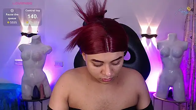 Snapshot of Emili_Roux chatting on February 5, 2026, 11:48 am Emili Roux online show from February 5, 2026, 11:48 am