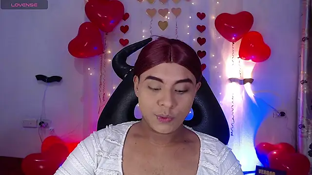 Snapshot of Emili_Roux chatting on February 12, 2026, 6:25 pm Emili Roux online show from February 12, 2026, 6:25 pm