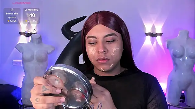 Snapshot of Emili_Roux chatting on March 1, 2026, 11:01 am Emili Roux online show from March 1, 2026, 11:01 am