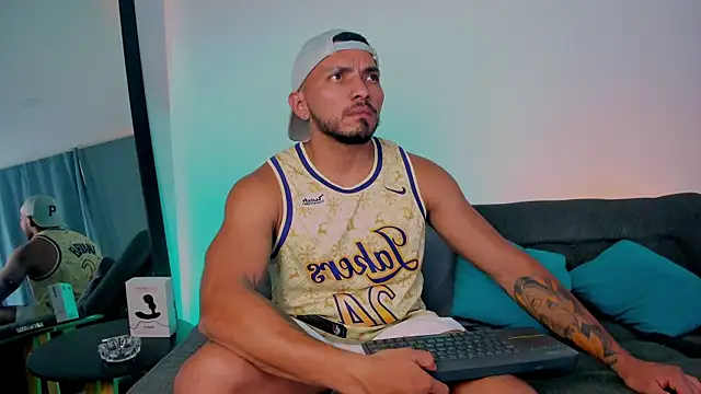 maximusclark1 online show from March 2, 2025, 6:51 pm