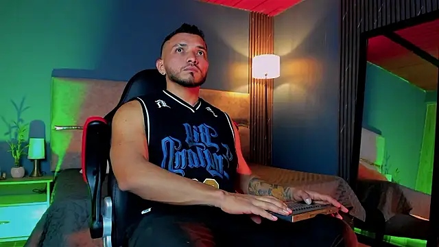 maximusclark1 online show from February 4, 2026, 3:45 am