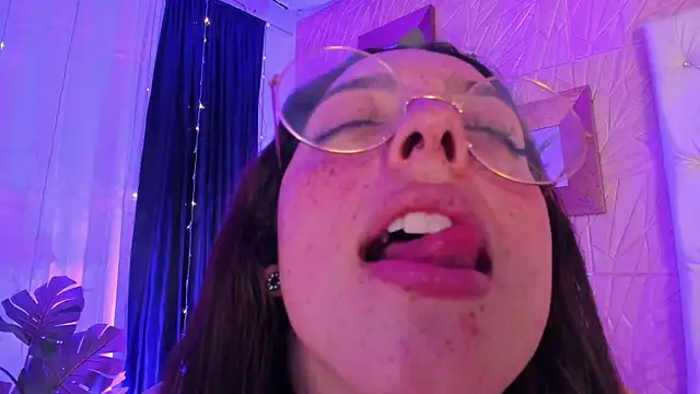 Snapshot of sadashi_moon_ chatting on March 3, 2025, 3:52 am sadashi moon online show from March 3, 2025, 3:52 am
