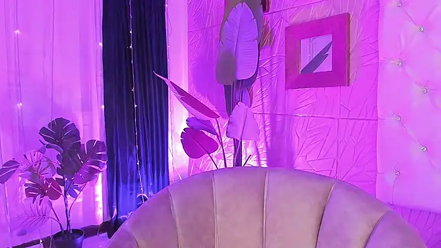 Snapshot of sadashi_moon_ chatting on March 5, 2025, 12:38 am sadashi moon online show from March 5, 2025, 12:38 am